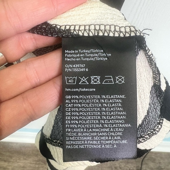 H&M - Black And White Stripe Balloon Long Sleeve Wrap Dress Size Medium - Picture 11 of 12